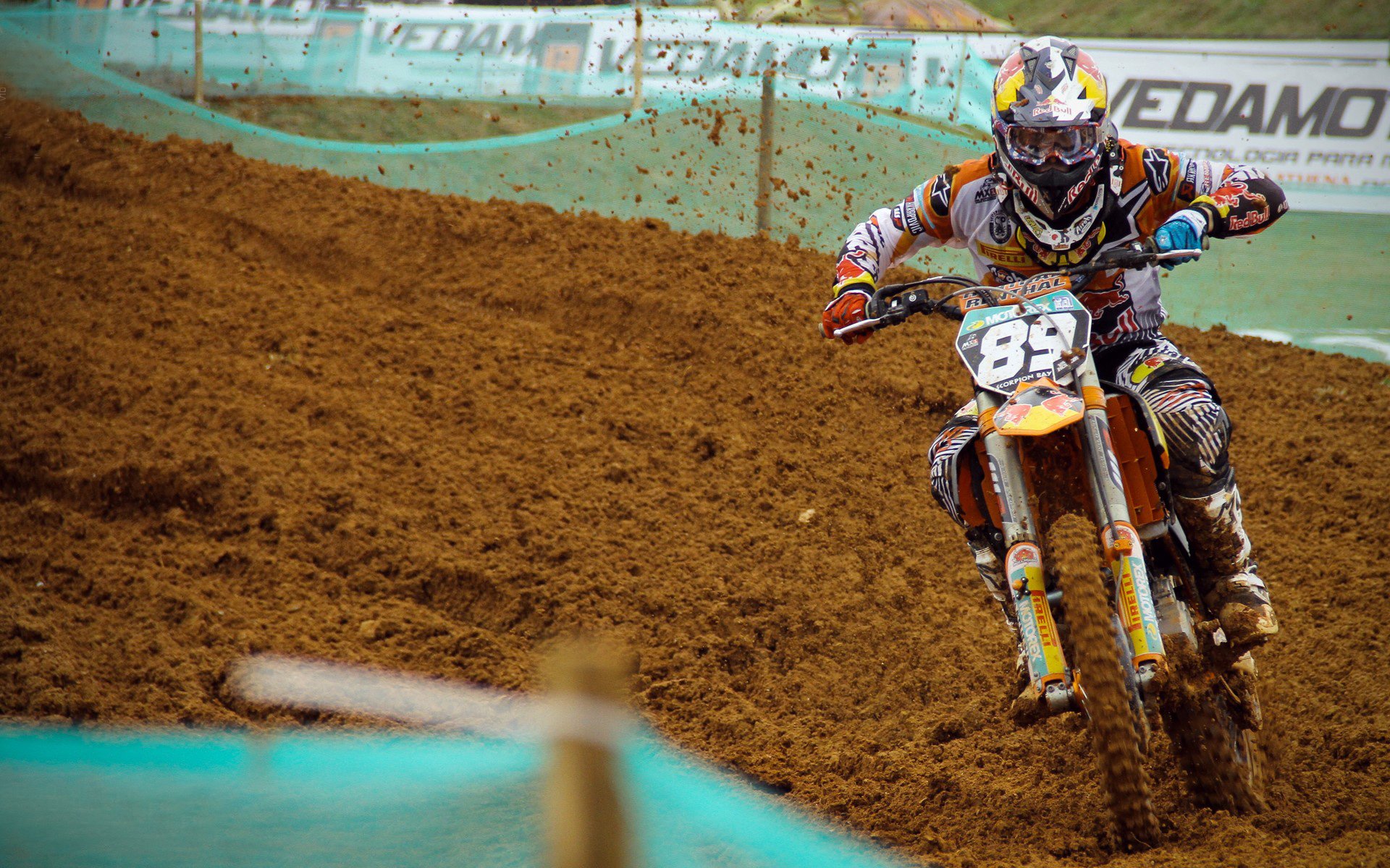 “雪原冠军：白色王者的荣耀战役”，白色雪原是什么短语类型